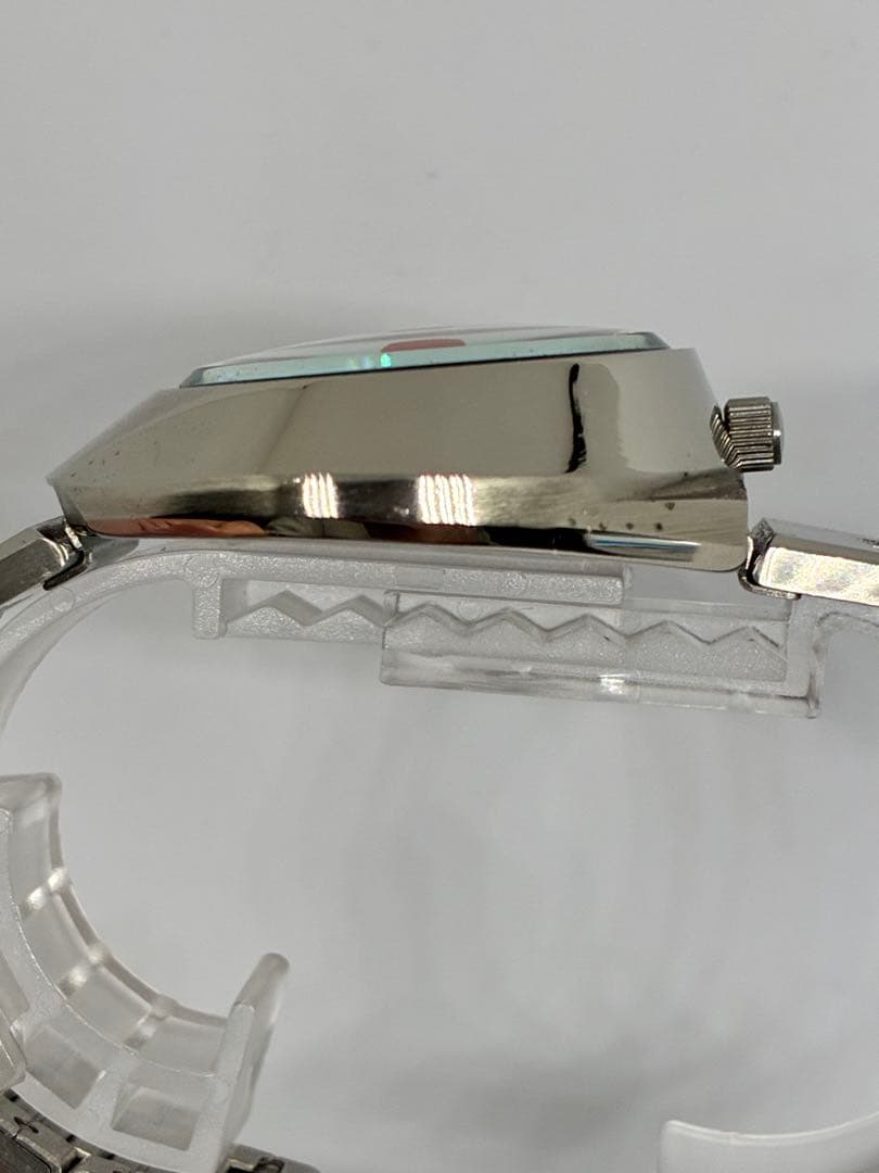 希少✨SEIKO ALBA AKA V707-0A10 クォーツ 腕時計　レッド