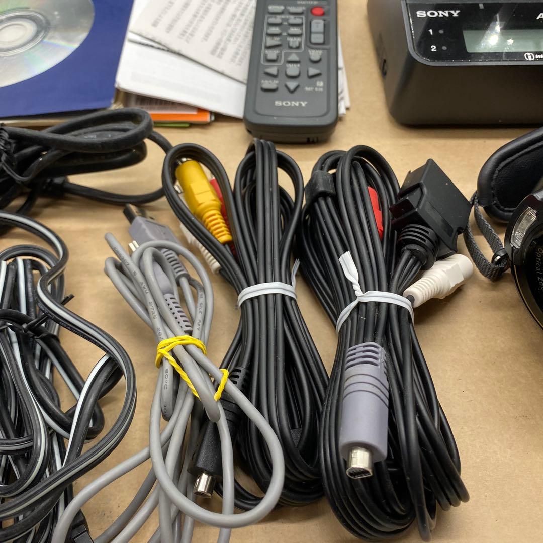 Sony HDR-XR520V フルハイビジョンハンディカムとアクセサリー一式