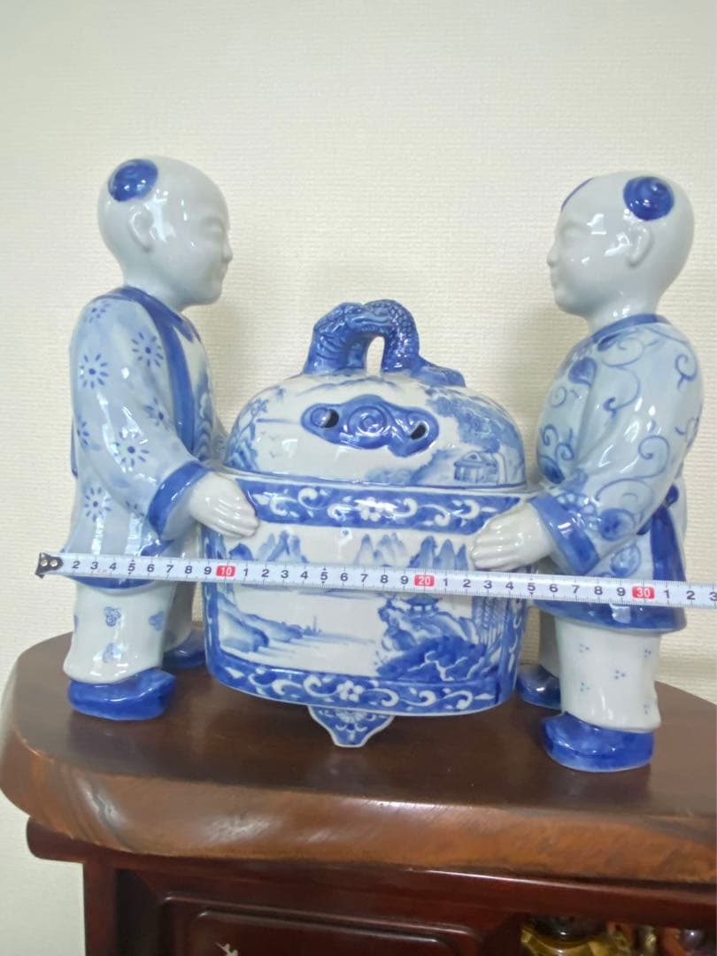 中国美術 陶磁青花唐子 人物香炉 置物 緣起物 希少品 道八大在銘