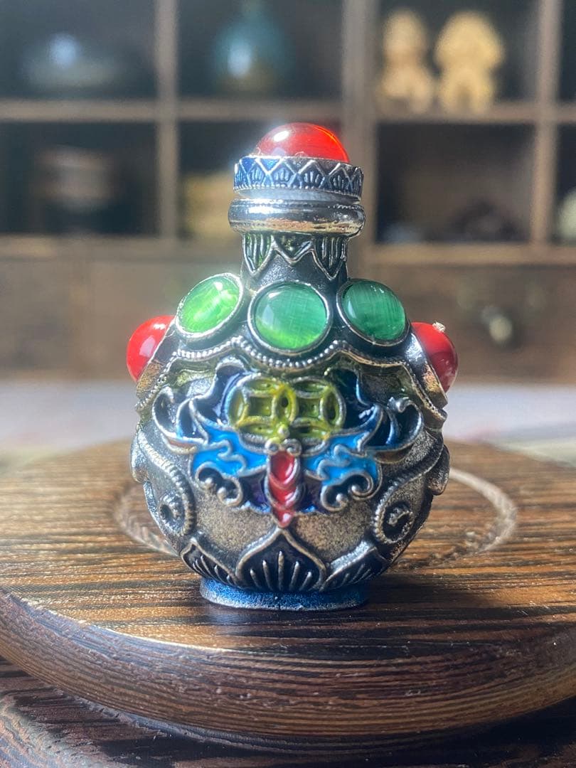 中国美術 鼻煙壺 チベット鼻煙壺 彫刻宝石景泰藍鼻煙壺 中国工芸品