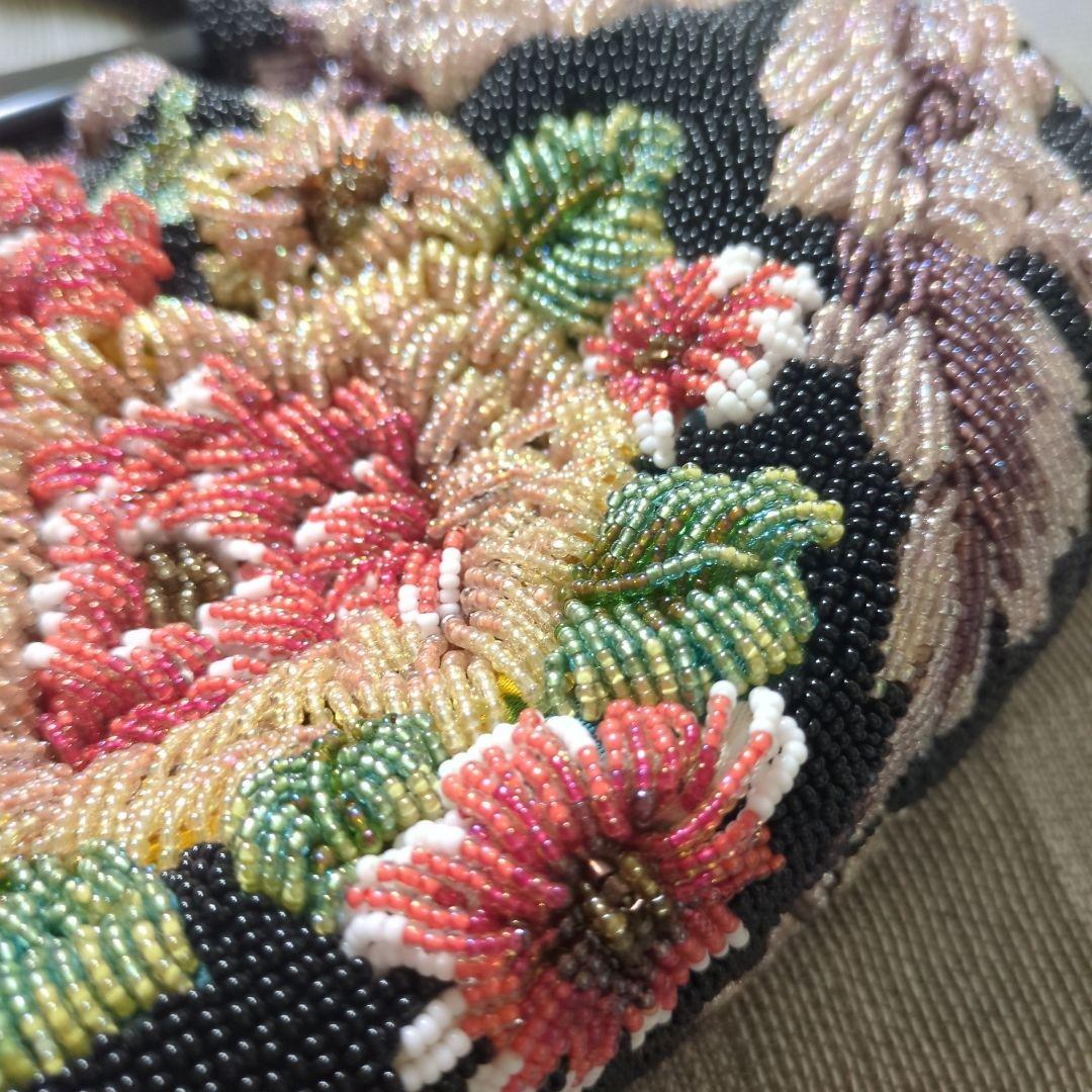手刺繍　総ビーズバッグ 花柄　総柄 和装 がま口
