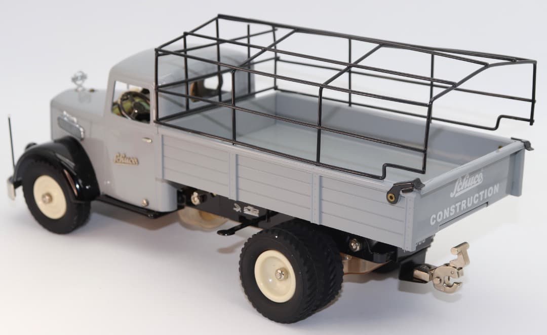 SCHUCO 2005 MAN F8 ホロ付きディーゼル・トラック 保管品