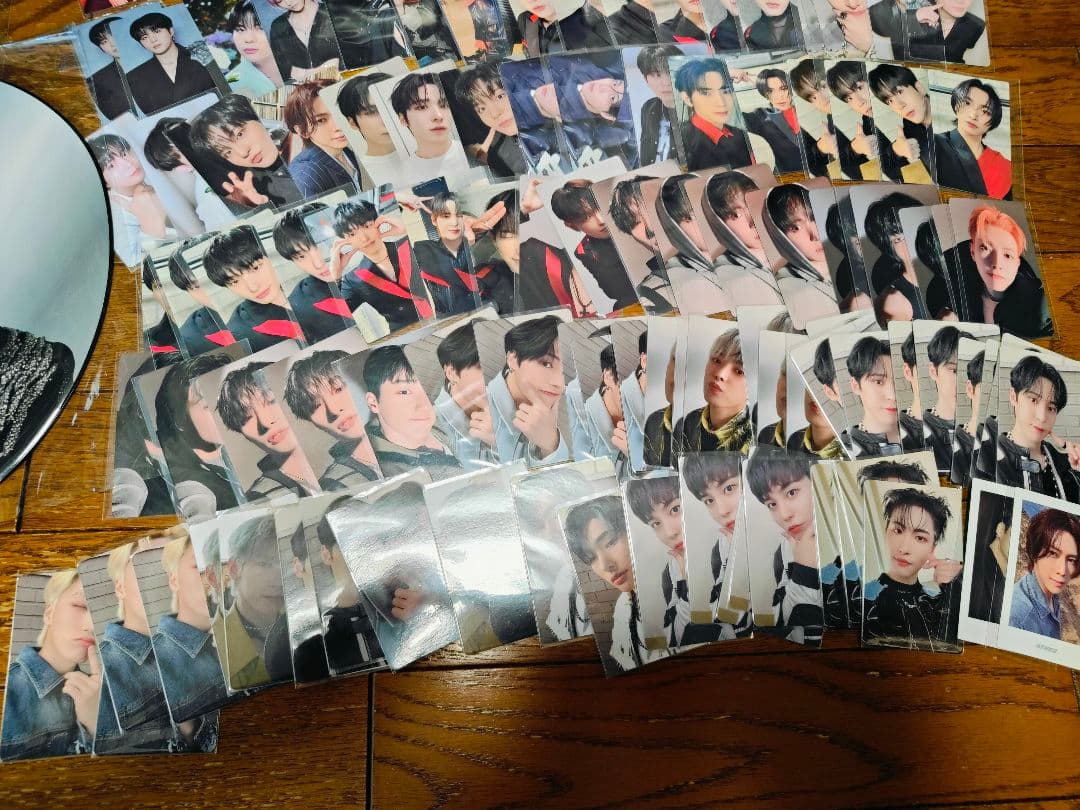 ATEEZ ライティニカバー うちわ トレカ カード ぬいぐるみ グッズ 韓国