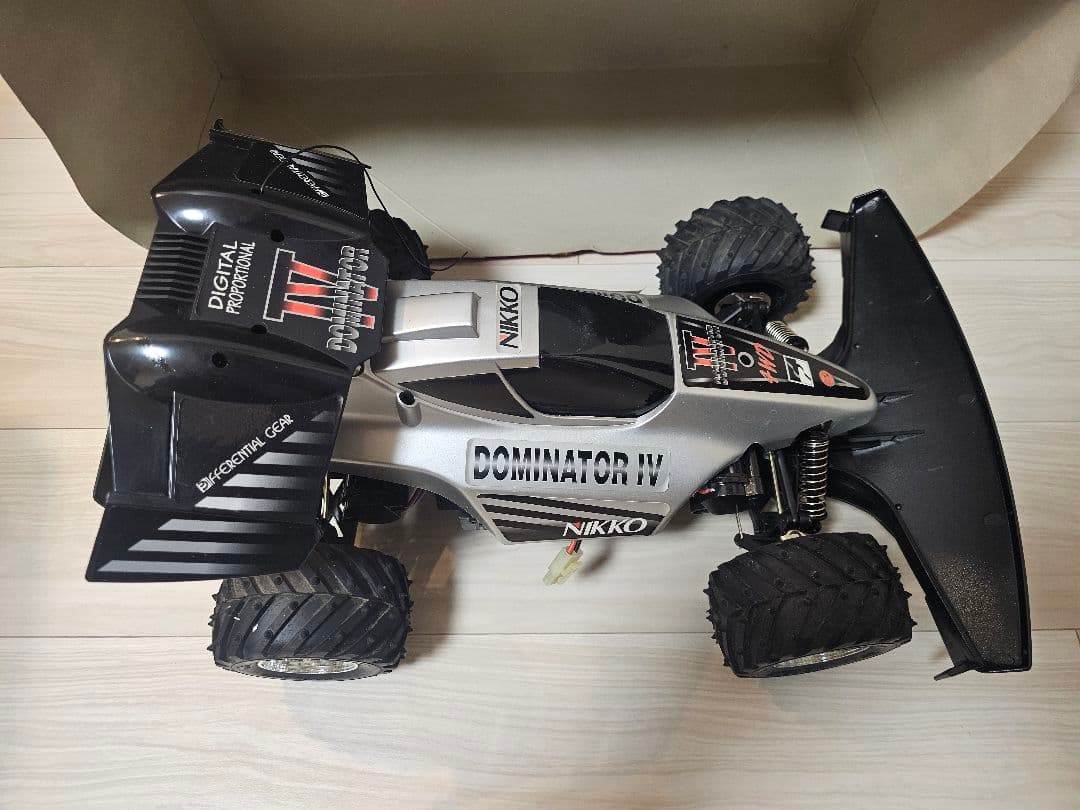 プ*様 NIKKO DOMINATOR 4 ラジオコントロールカー
