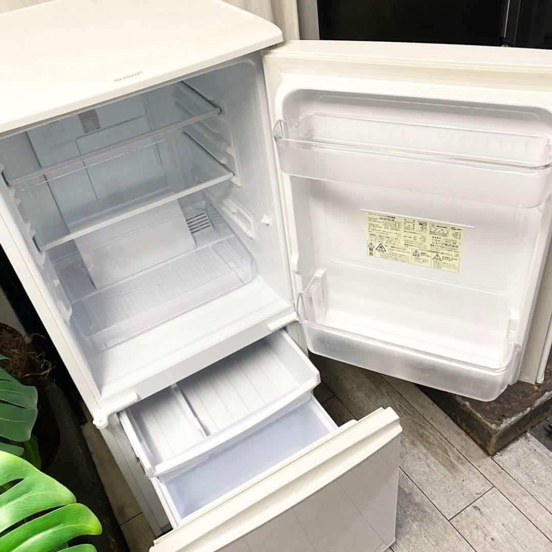 どっちも付け替えドアだから引越しにも連れてける♪一人暮らしに！冷凍冷蔵庫137L