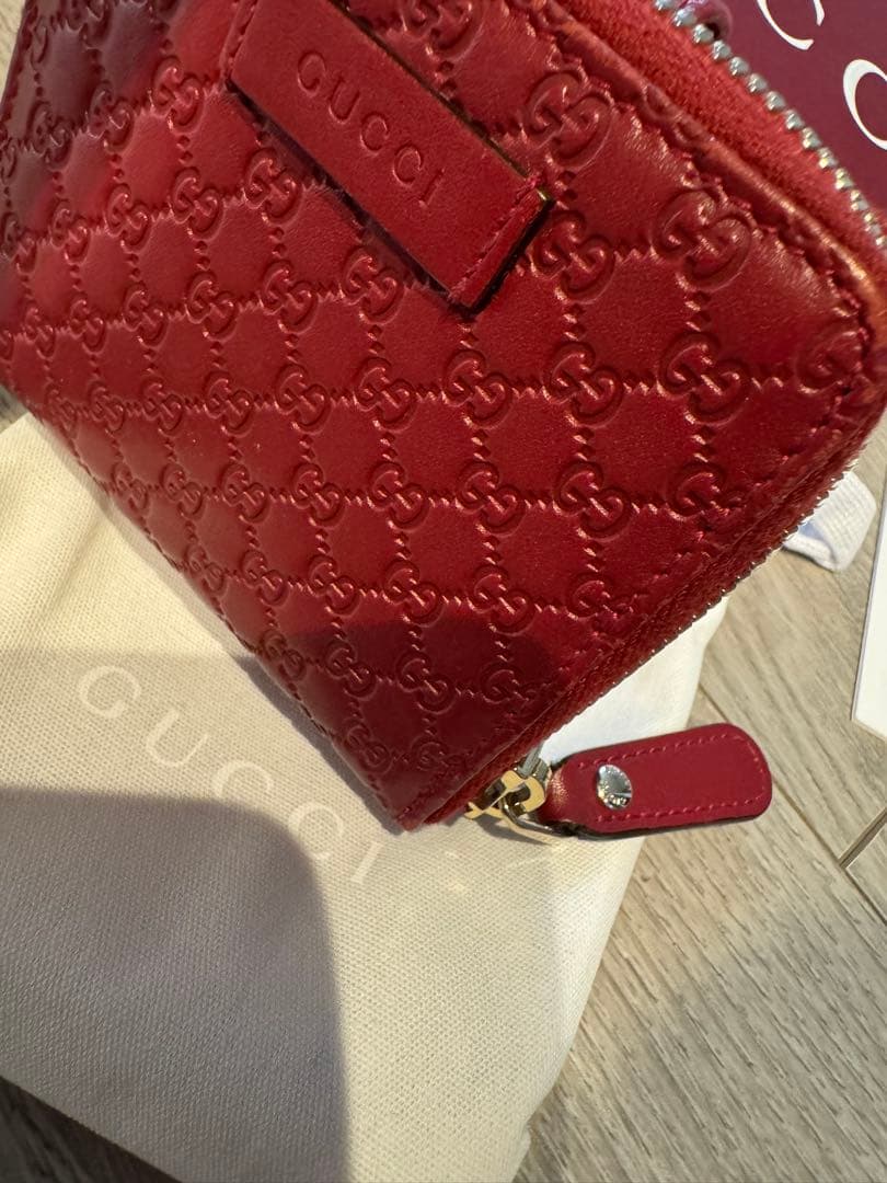 GUCCI グッチ　二つ折り財布　コンパクト　赤　レッド　美品