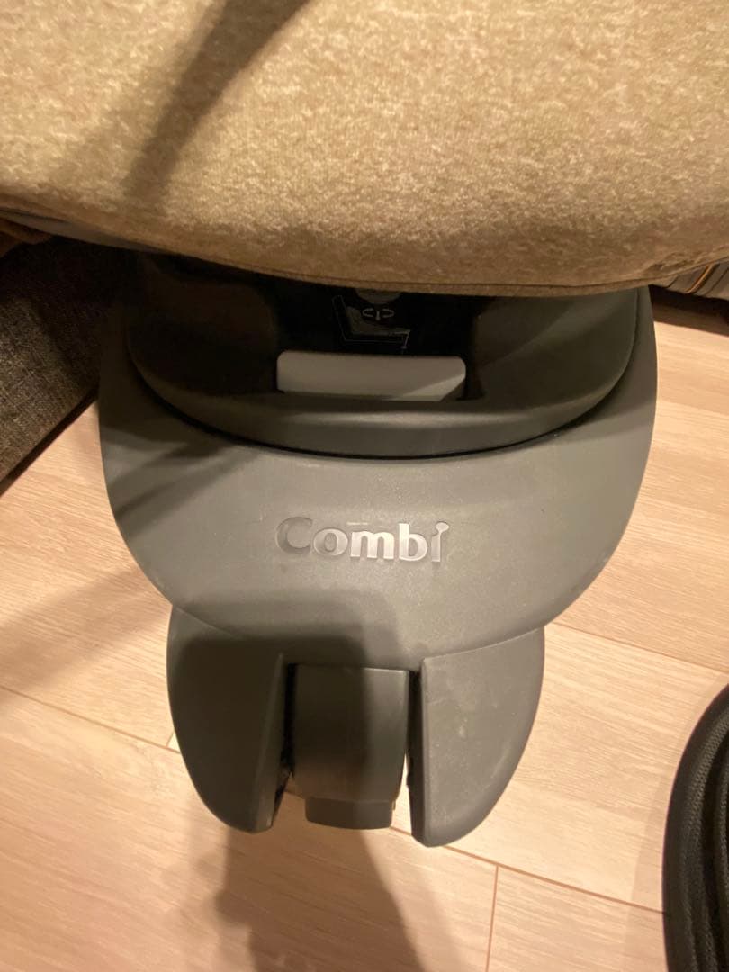 【美品 上位モデル】コンビ THE S plus チャイルドシート ISOFIX