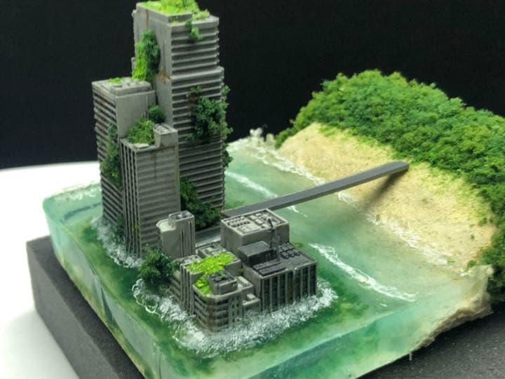 海岸に建つ廃墟ビル　ジオラマ