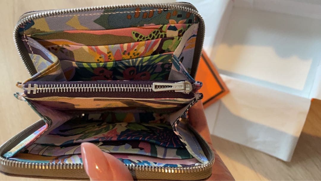 エルメス　シルクインコンパクト