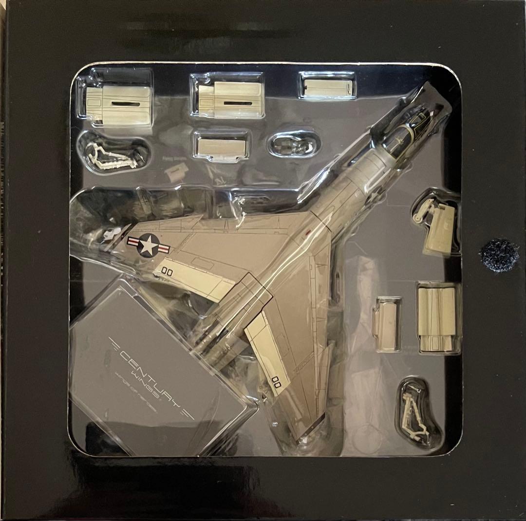 希少絶版新品センチュリーウイングス/ 1/72 米海軍F-8E クルセイダー