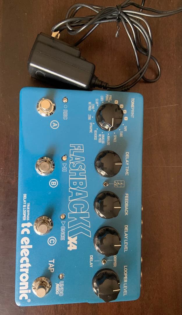 tc electronic Flashback X4 ギターエフェクター