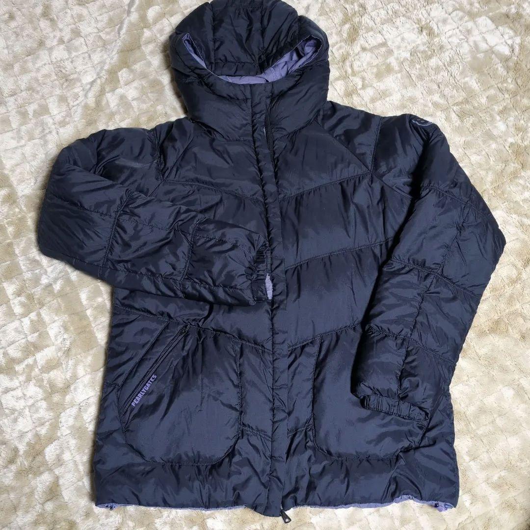 フード付き軽量リバーシブルダウンジャケット