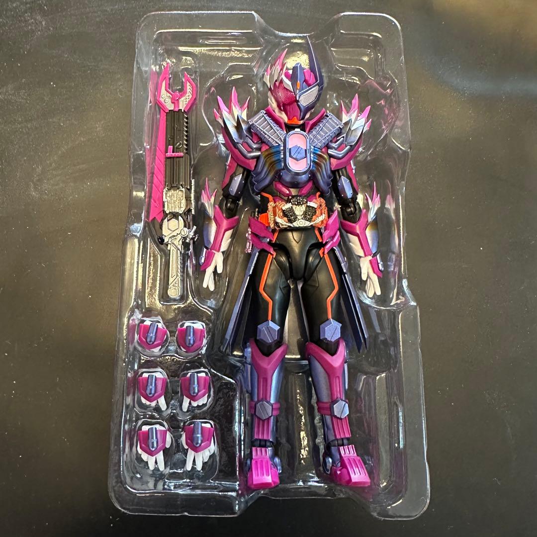 【開封済み】S.H.Figuarts 仮面ライダーヴァルバラド
