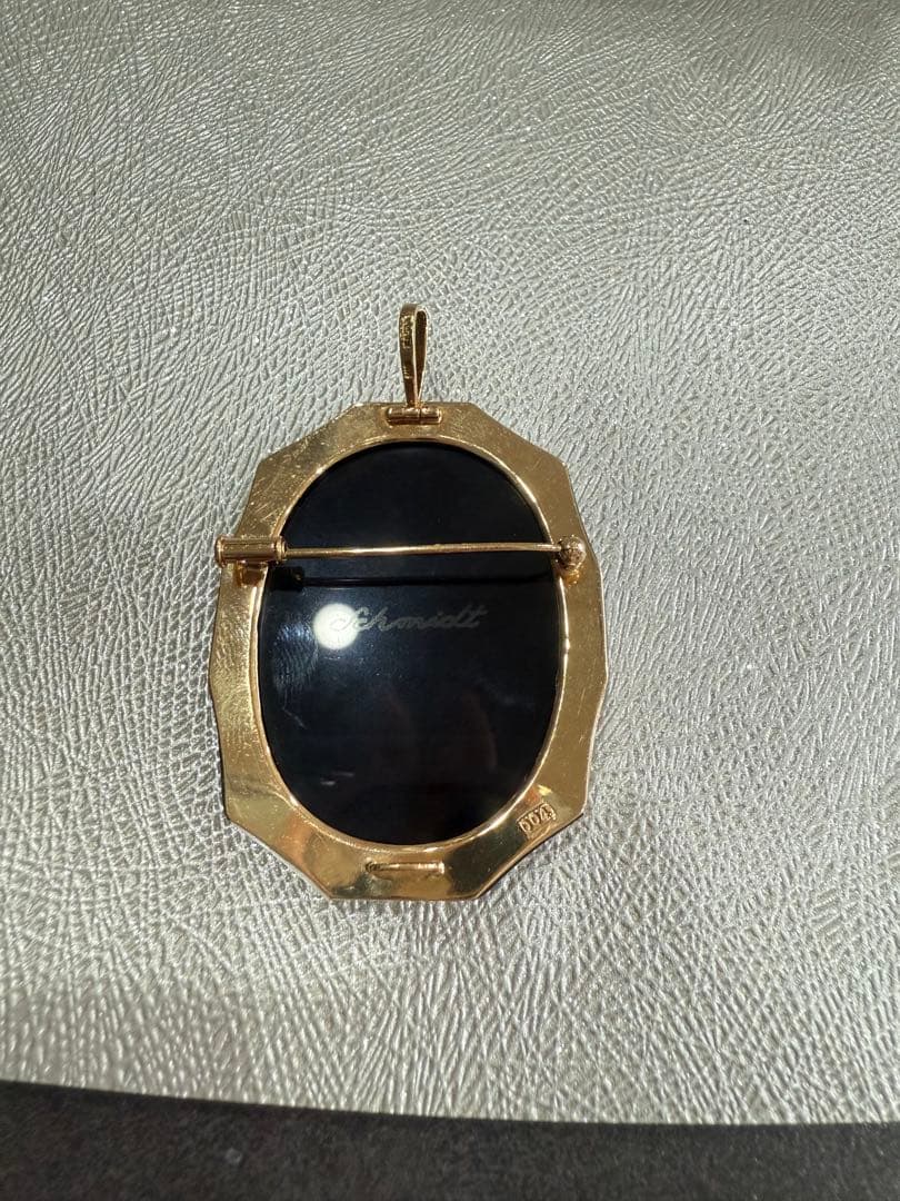 オニキスと18金とp t900カメオブローチ