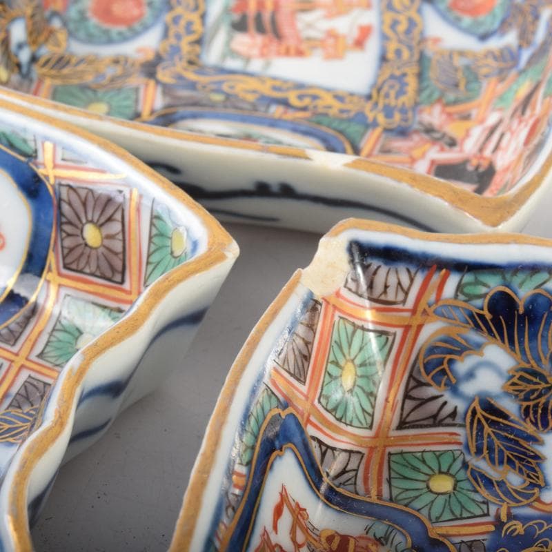 伊万里焼 古伊万里 錦手南蛮人黒船文 飾皿 漆塗箱付