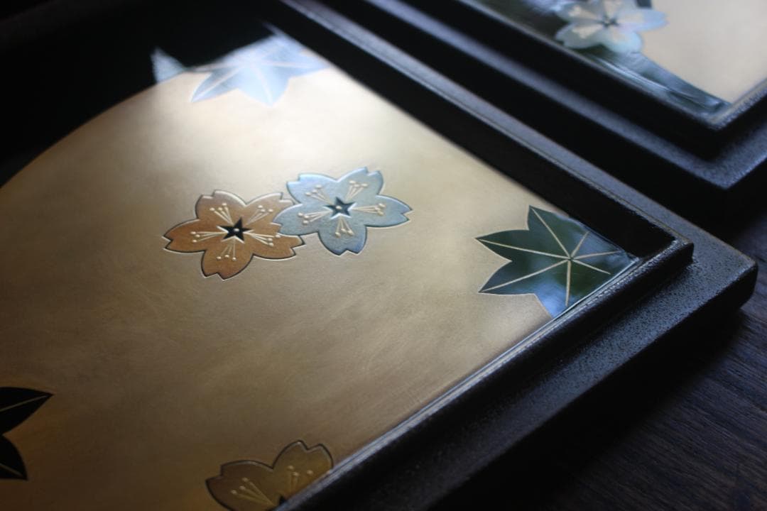 デッドストック！風情ある錆塗地に極上春秋蒔絵の映える輪島塗台付五段重（検重箱お重