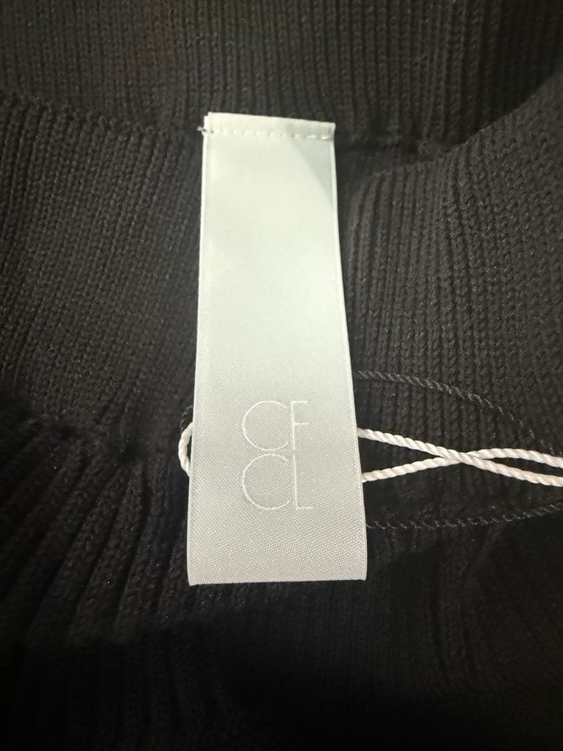 CFCL黒 フレアスカート ひざ下丈