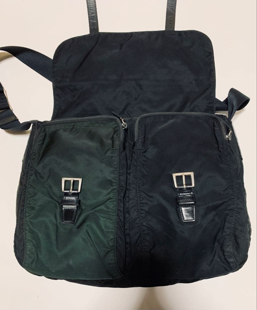 P*v様 PRADA　ショルダーバッグ　黒