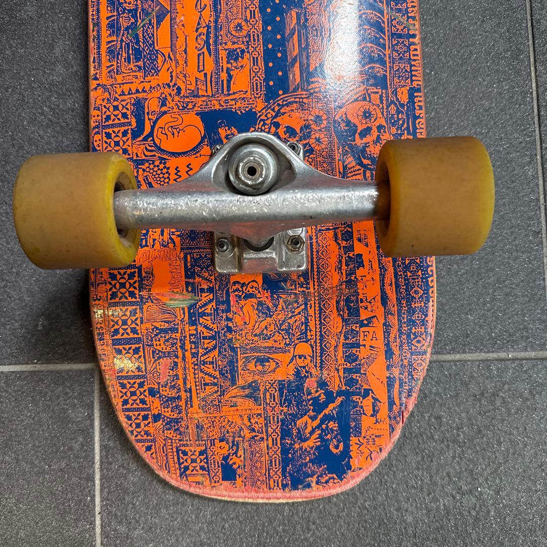 Fucking Awesomeスケートボードデッキ