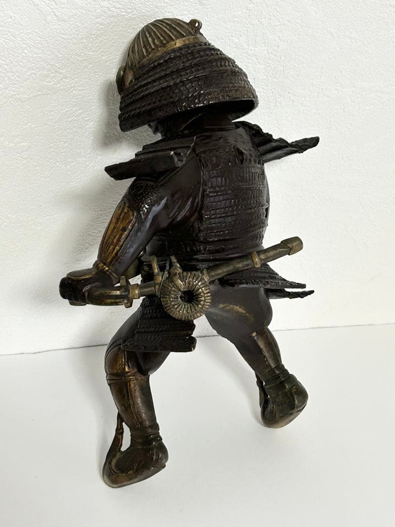 銅製　騎馬武者像