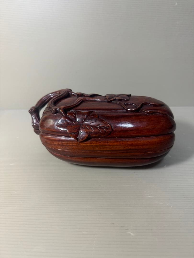 2467本紫檀 蓋物 瓜 希少木 漆塗り 小物入れ 置物 美術工芸品 飾り