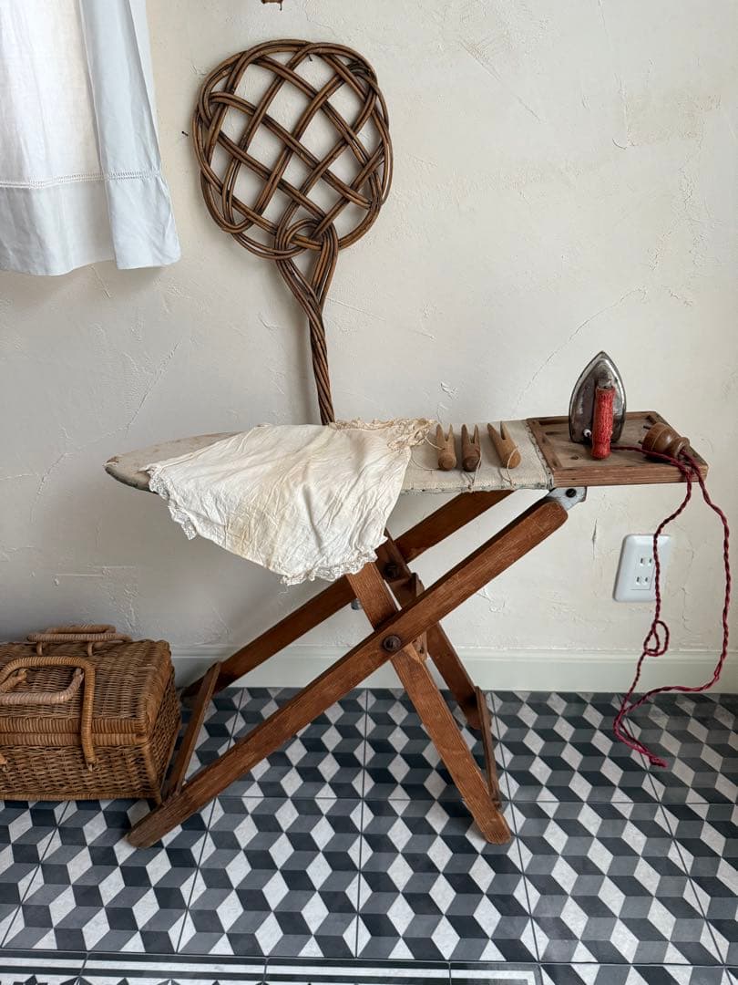 アンティーク おままごと アイロン台 セット ミニアイロン 洗濯ばさみ　フランス アンティーク おままごと アイロン台 セット ミニアイロン 洗濯ばさみ