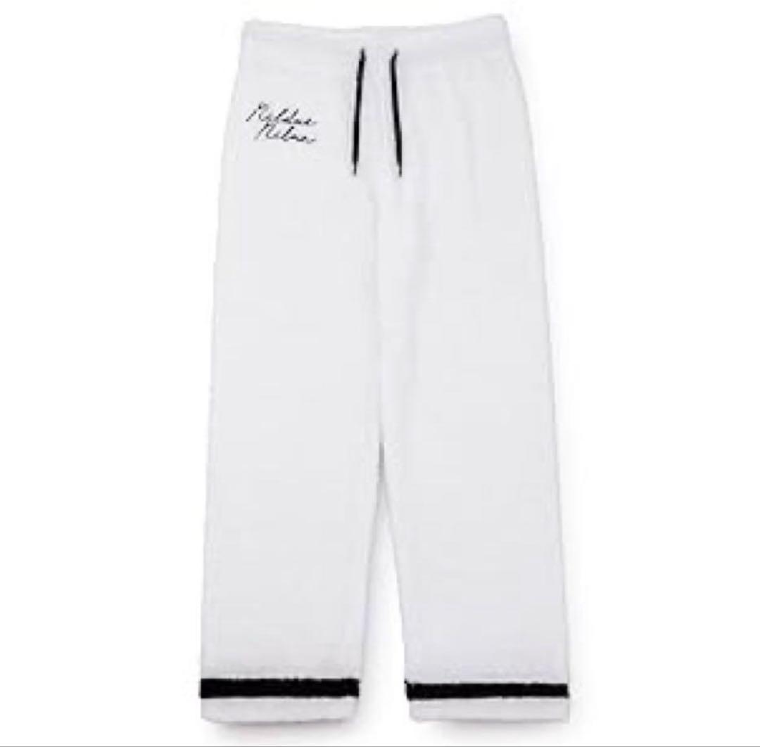 新品未開封】FLUFFY ZIP HOOD SET UP / WH タレントグッズ