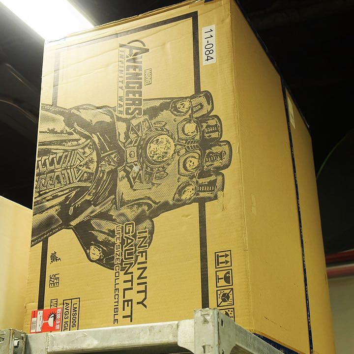 【値下げ】ホットトイズライフサイズ1/1スケール インフィニティ・ガントレット