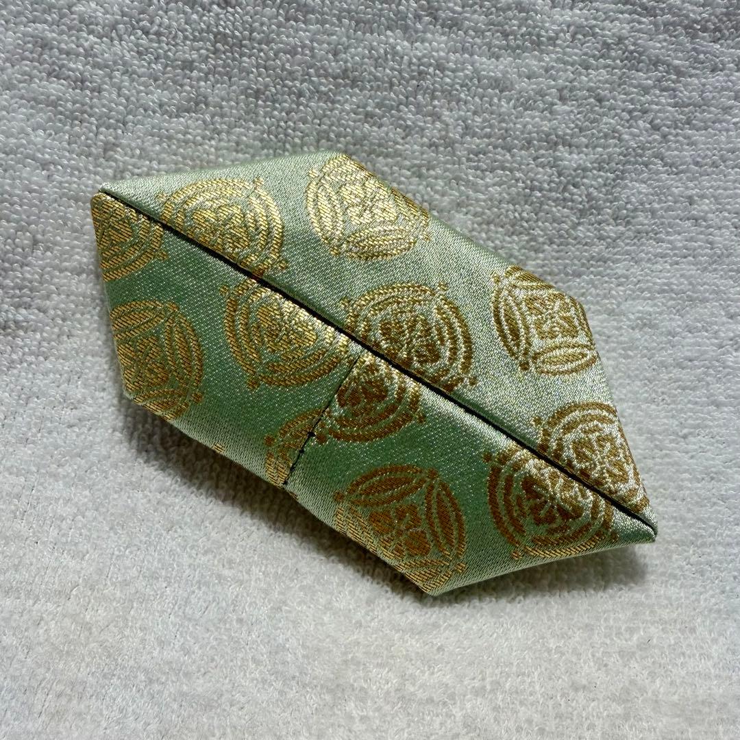 遠州流 真那蛮 宗実家元 「紅影」角割［レア］家紋 香木袋【匿名配送】