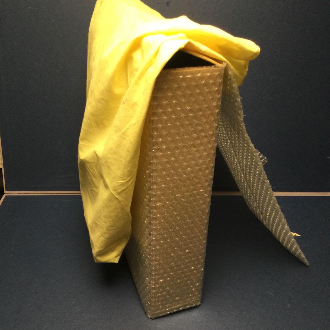 yqjgc専用　　　　　有馬　久ニ　「被せ焼徳利と白椿　」　油彩　s m サイズ