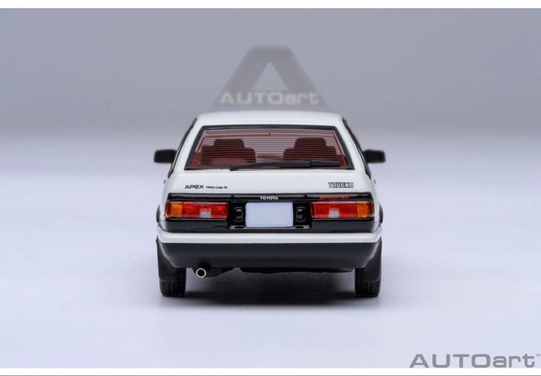 AUTO art頭文字D トレノAE86 1/64　豆腐パーツ付属