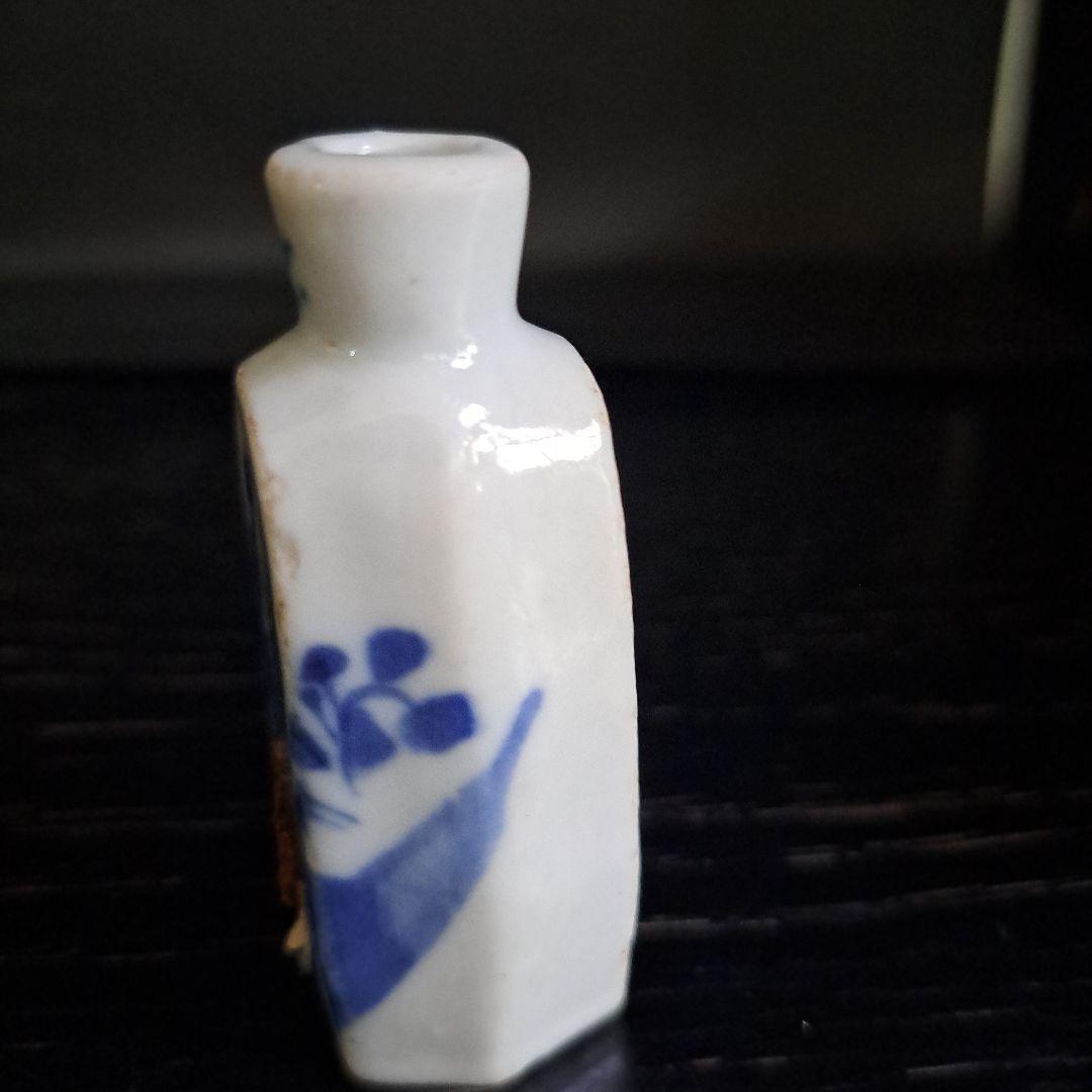 中国古玩 小品飾壺 極上 六角瓶 乾隆時代 白磁人物図 染付青磁