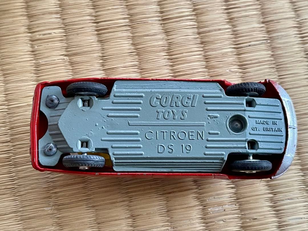 コーギー　シトロエン　Corgi Toys Citroen D.S. 19