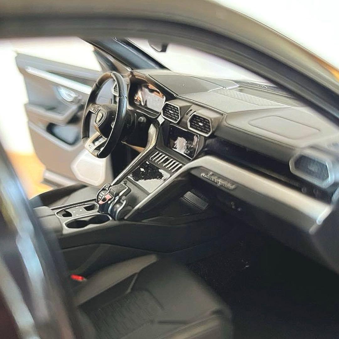 【S.Rさま専用】オートアート1/18 ランボルギーニ ウルス ソリッドブラック