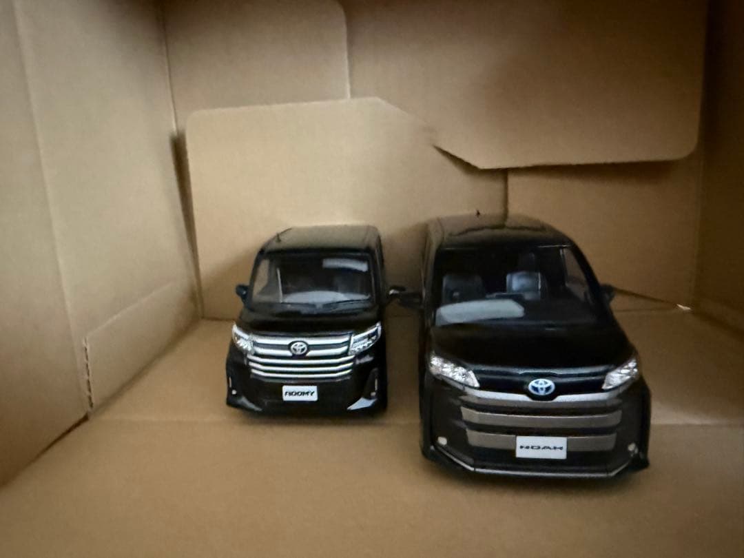 ア*ァ様 トヨタカラーサンプル　 4台セット