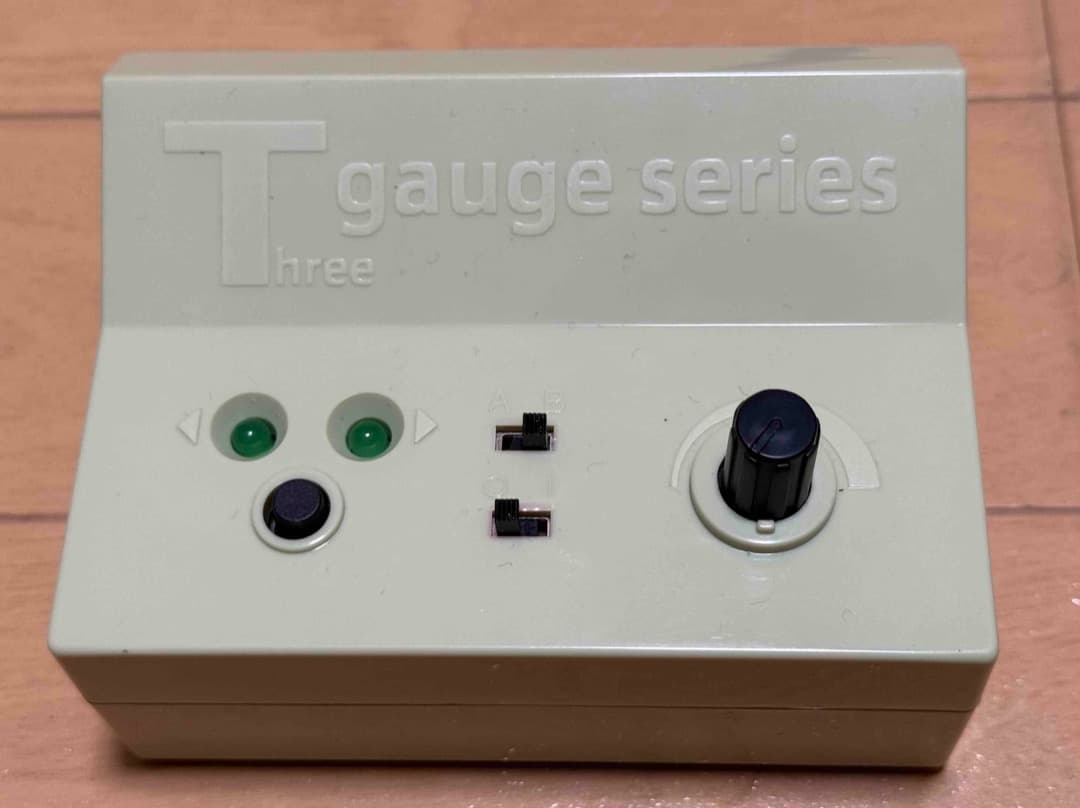 世界最小の鉄道模型　栄進堂Tゲージ基本セット・ポイント、レール他