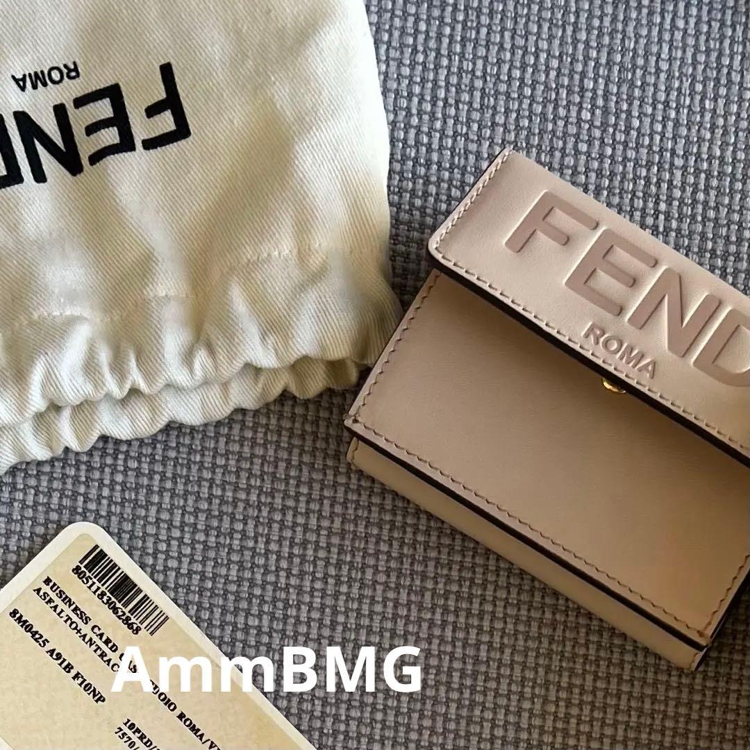 k*a様 新品10万 FENDI　エンボスロゴ 三つ折り財布 / コンパクト ウ