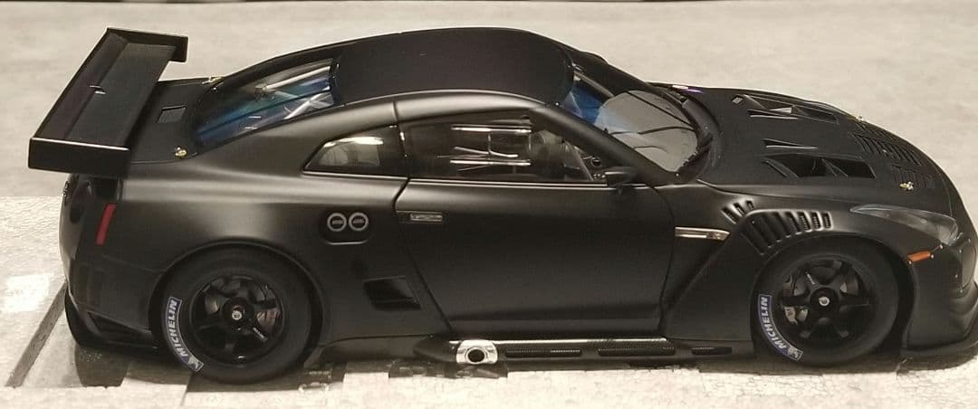 【レア美品】オートアート 1/18 日産 GT-R R35 FIA GT1