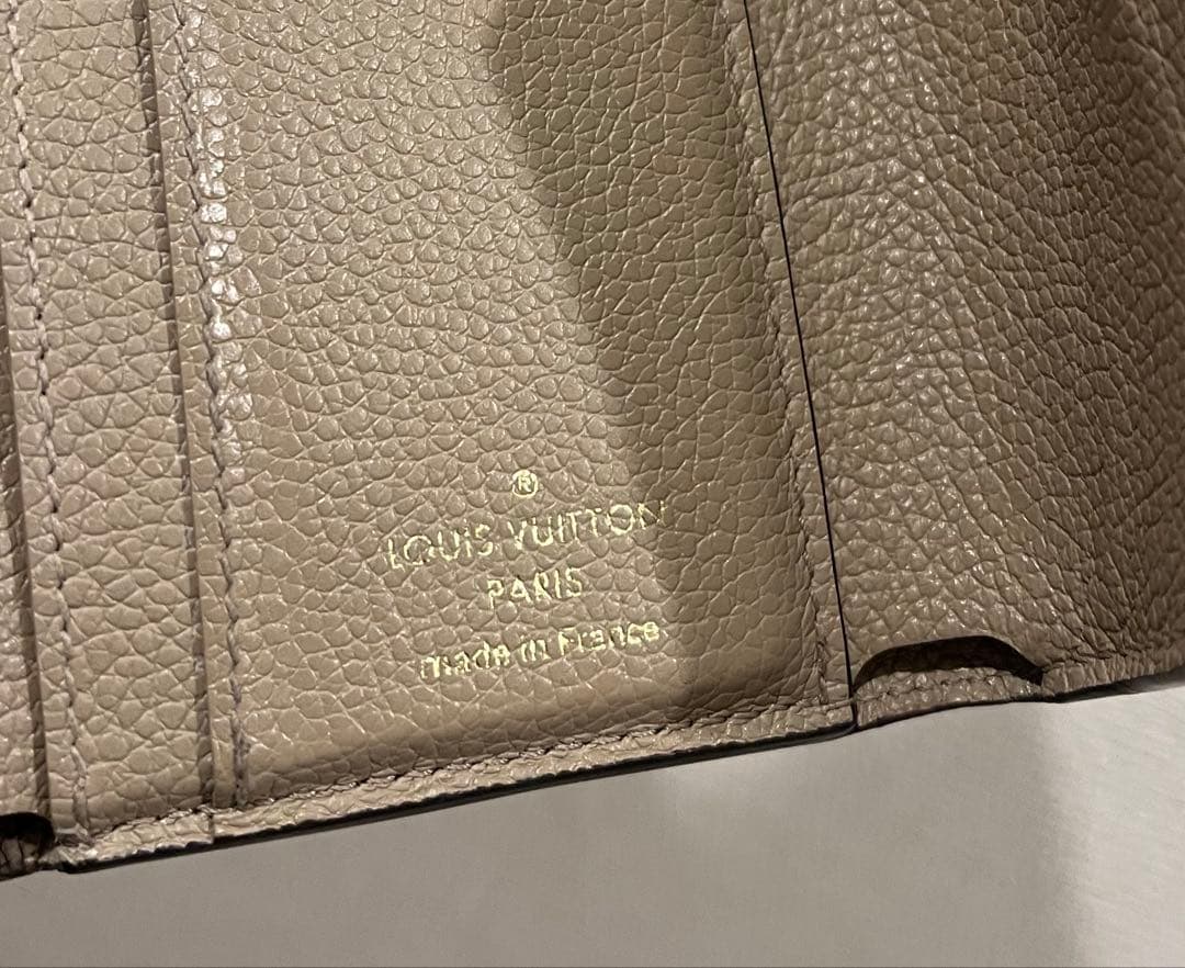 LOUIS VUITTON　財布
