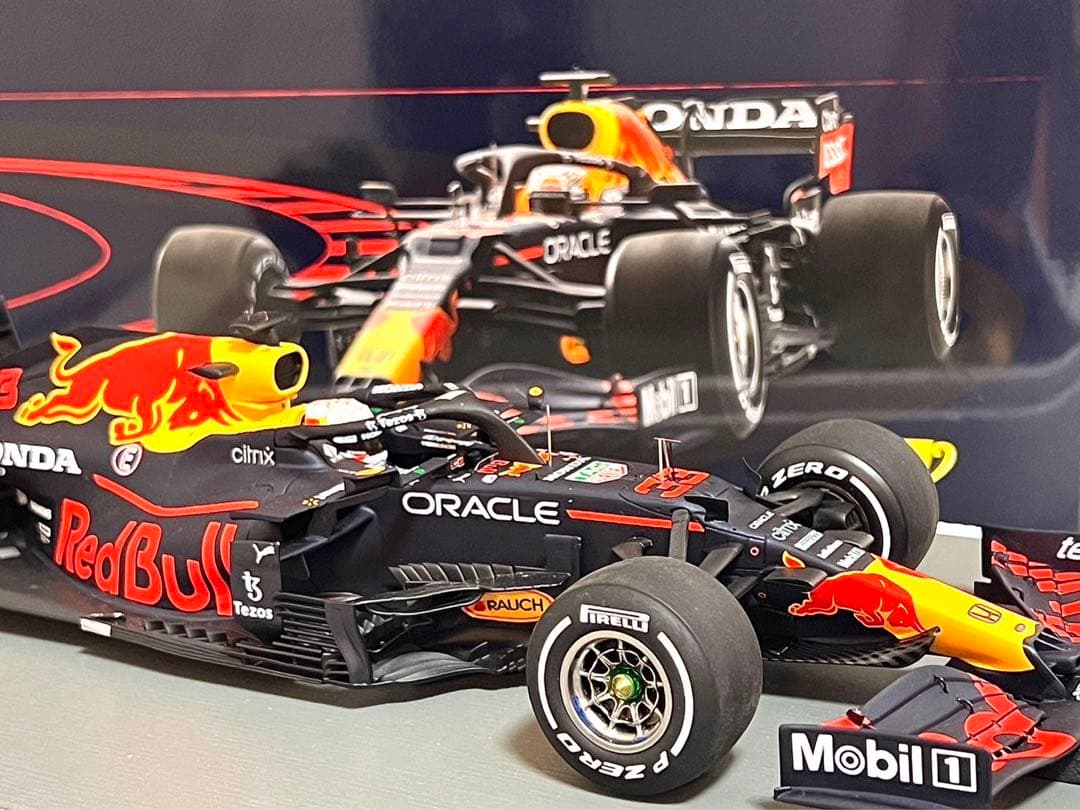 スパーク　ホンダ　レッドブルレーシング　ミニカー