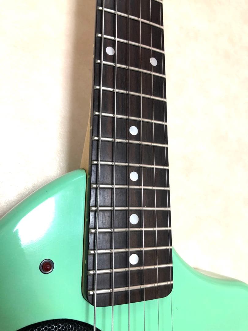 【美品】ZO-3 グリーン アンプ内蔵ミニギター ディストーションSW付 ケース