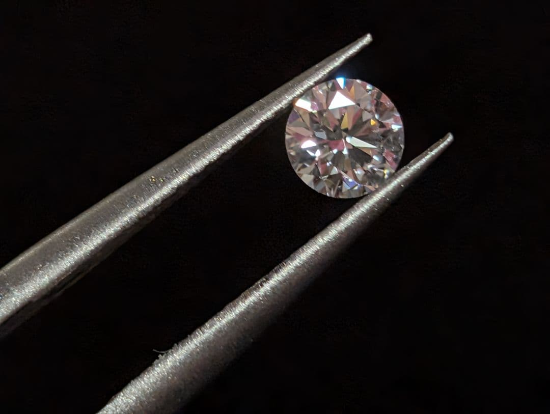 0.31ct 4.3mmラウンド ラボグロウンダイヤモンド D VS2 IGI