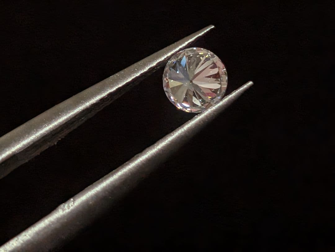 0.31ct 4.3mmラウンド ラボグロウンダイヤモンド D VS2 IGI