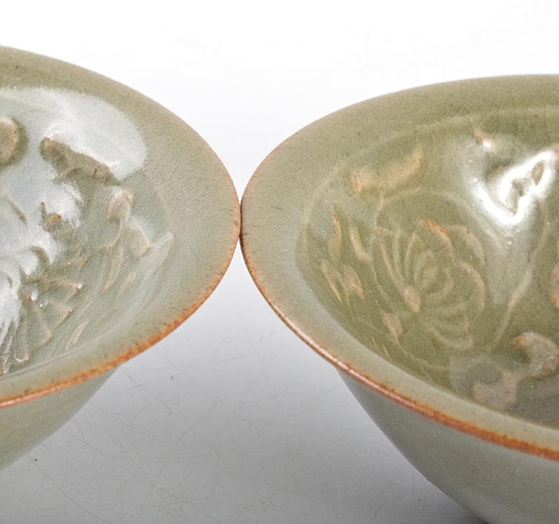 中国　龍泉窯青磁　刻花卉文鉢　茶碗　一対　V　R4690