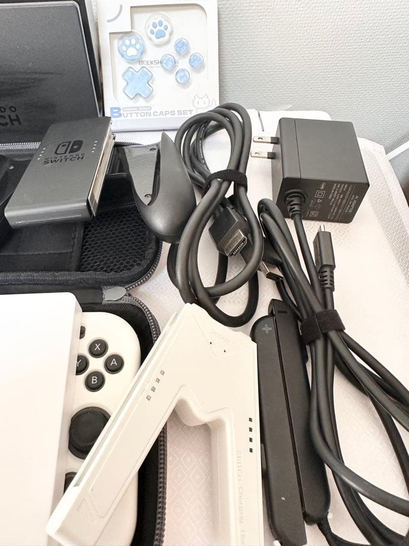 Nintendo Switch 本体 + プロコン + ケース +本体カバー