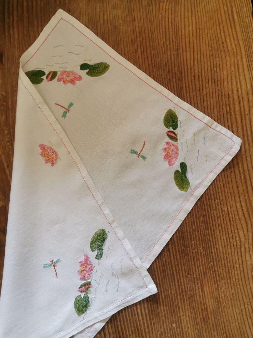 安い アンティークフランス 水蓮の花咲く池と蜻蛉の細やかな手刺繍