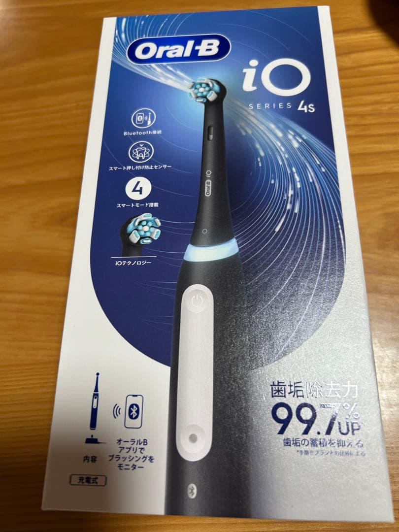 Oral-B iOシリーズ 4s 電動歯ブラシ本体　新品替ブラシ4本付き