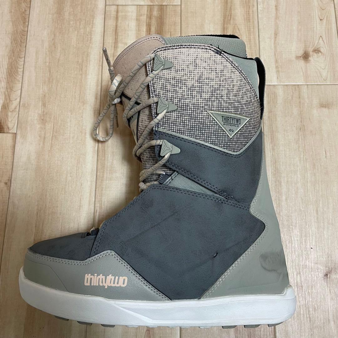 32 THIRTYTWO LASHED 26cm 23-24モデル スノボー