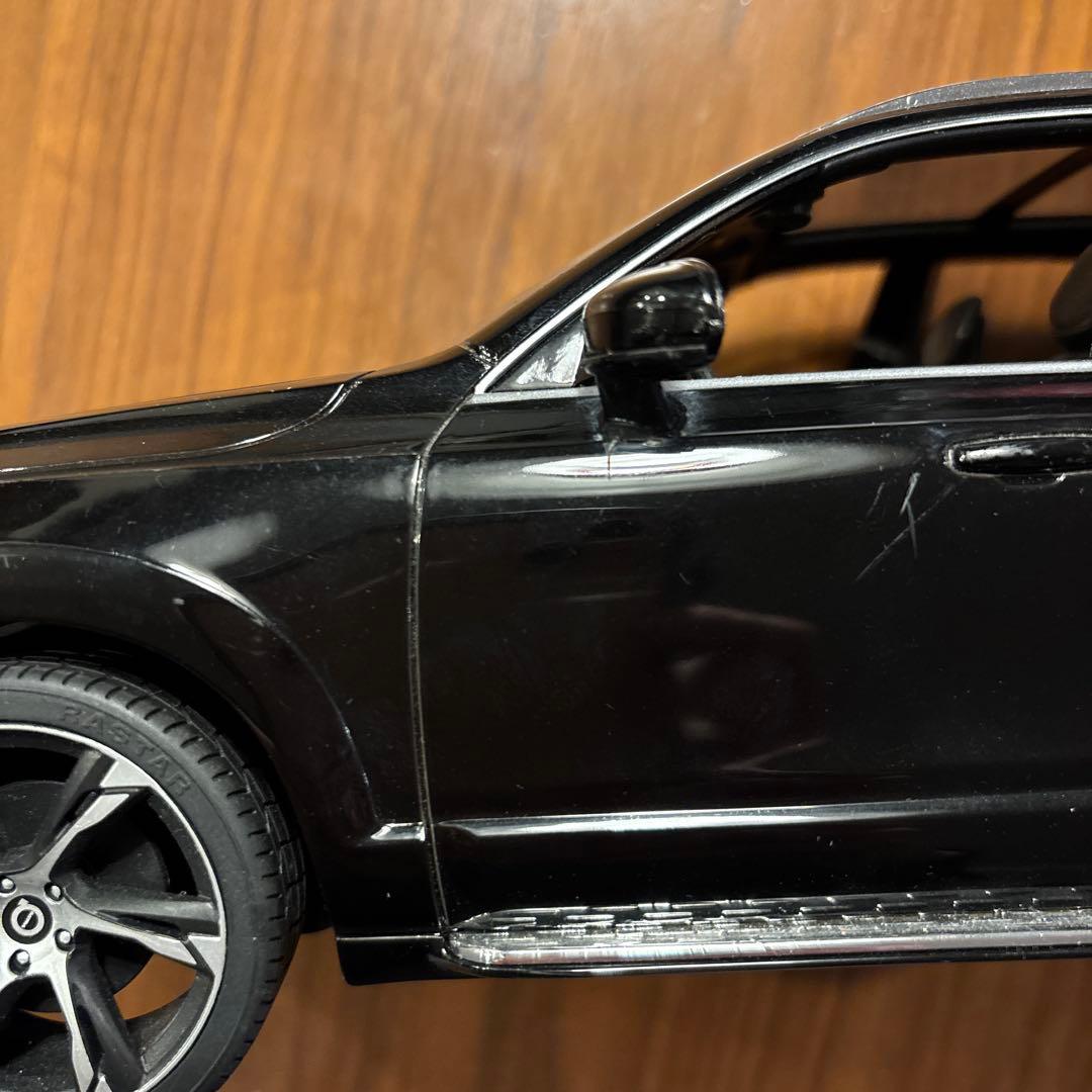 VOLVO ラジコンカー