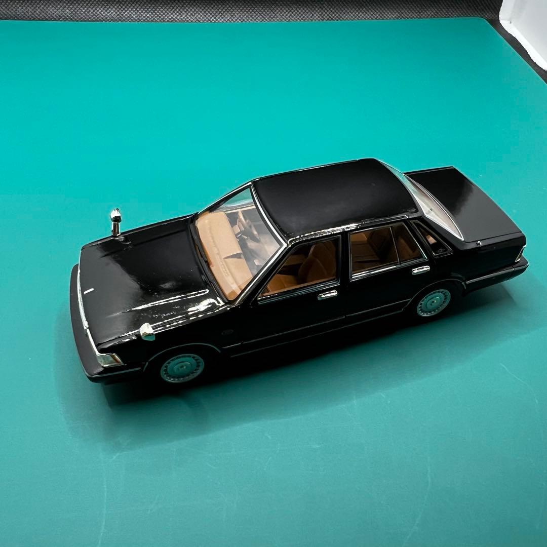 セドリック　トミカリミテッドヴィンテージ ネオ　LV-N43 18a 黒ブラック